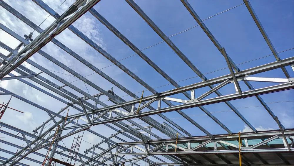 Ossature métallique dimensionnée par le bureau d'étude structure CIVIGO pour un projet industriel à Lyon